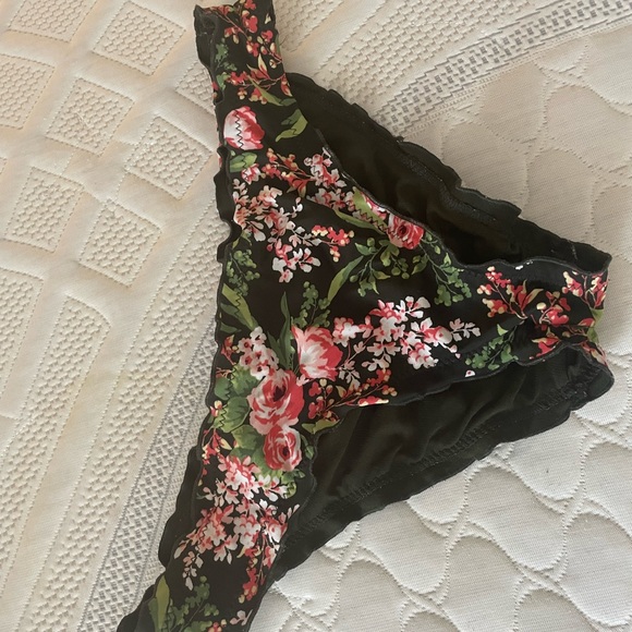 Floral bikini - Picture 4 of 6